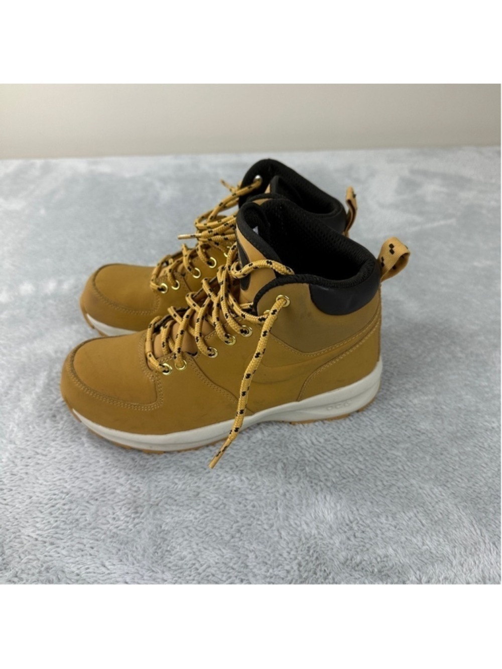 Nike ACG Manoa Leather Boots Haystack Size 4.5Y - Picture 7 of 13